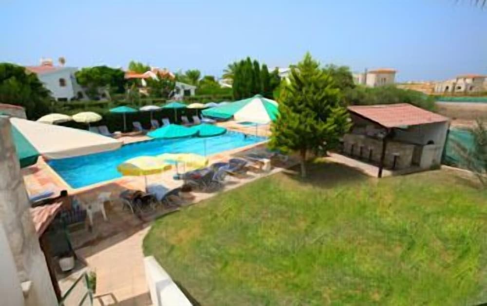 

Roma - Pegeia - Petsas Apartments