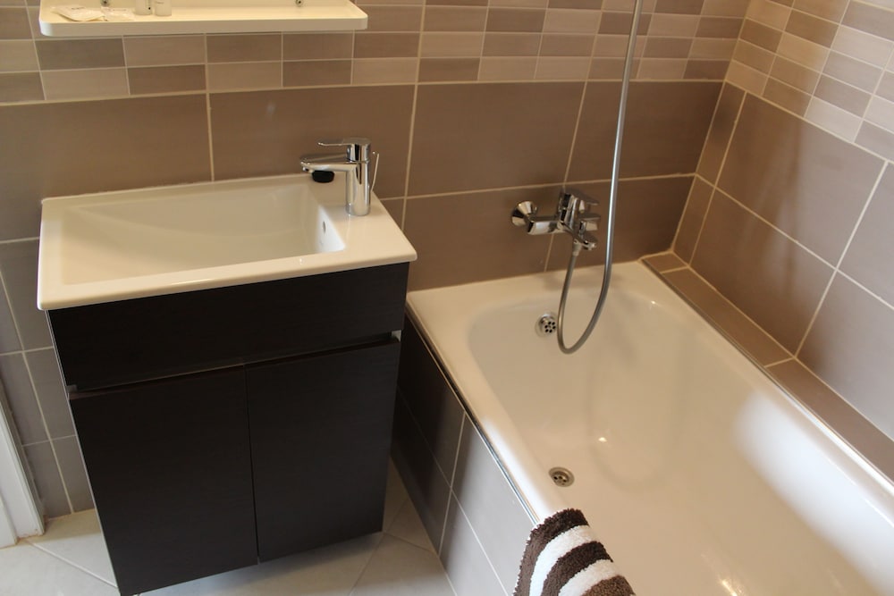 

Roma - Paphos - Petsas Apartments
