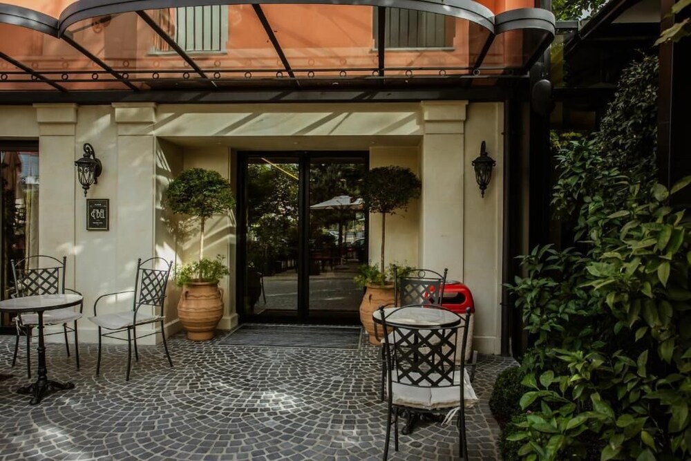 

Bologna - Tirana - Ebel Boutique Hotel
