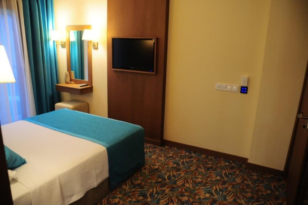 

Milano - Gundogan - Liona Hotel & SPA