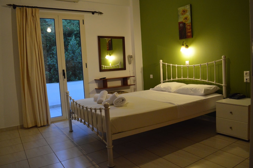 

Pisa - Malia - Nikos Apartments