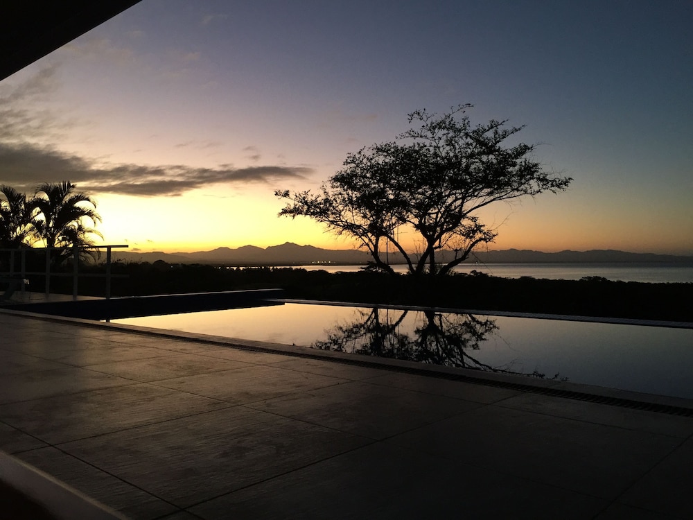 

Roma - Lautoka - Sapphire Bay Fiji