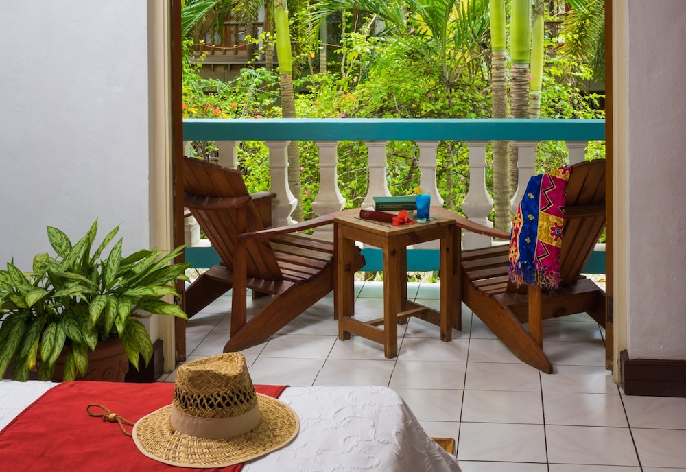 

Verona - Negril - Legends Beach Resort