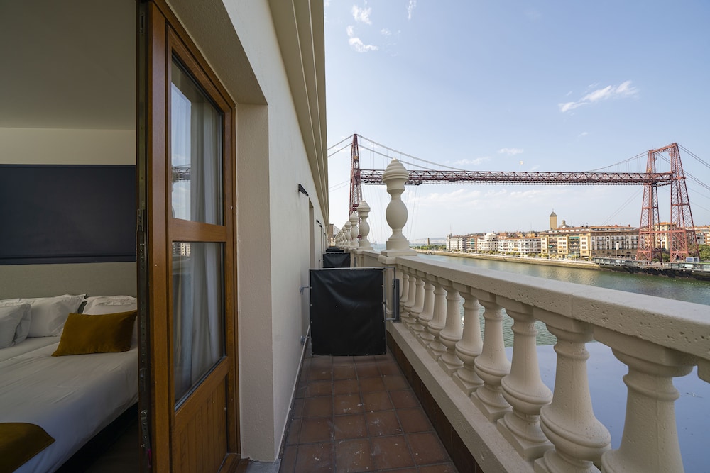 

Milano - Sopelana - Puente Colgante Boutique Hotel
