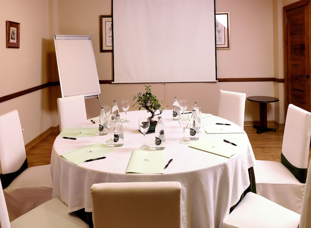

Bologna - Camas - Hotel YIT Vereda Real