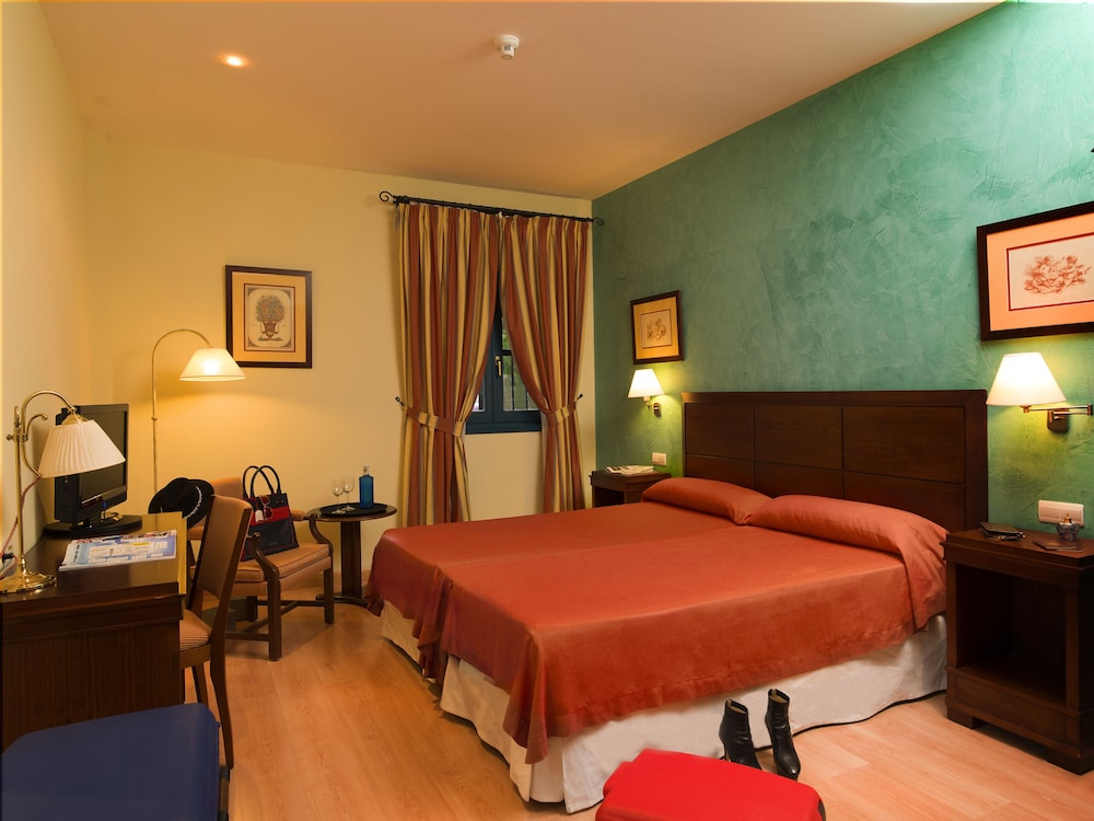 

Bari - Siviglia - Hotel YIT Vereda Real