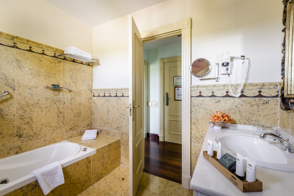 

Pisa - Siviglia - Hotel YIT Vereda Real
