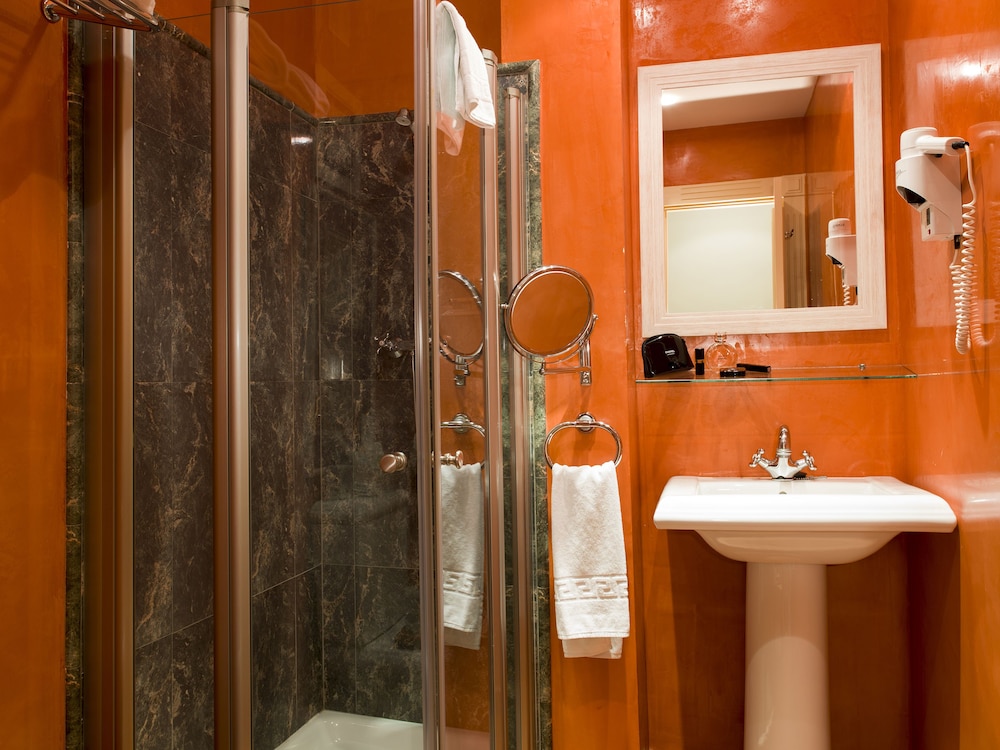 

Cagliari - Camas - Hotel YIT Vereda Real