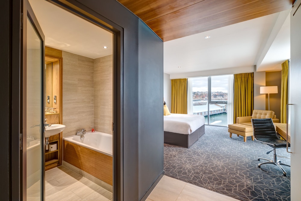 

Napoli - Dundee - Apex City Quay Hotel & Spa