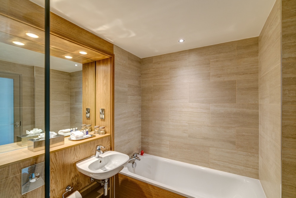 

Bari - Dundee - Apex City Quay Hotel & Spa