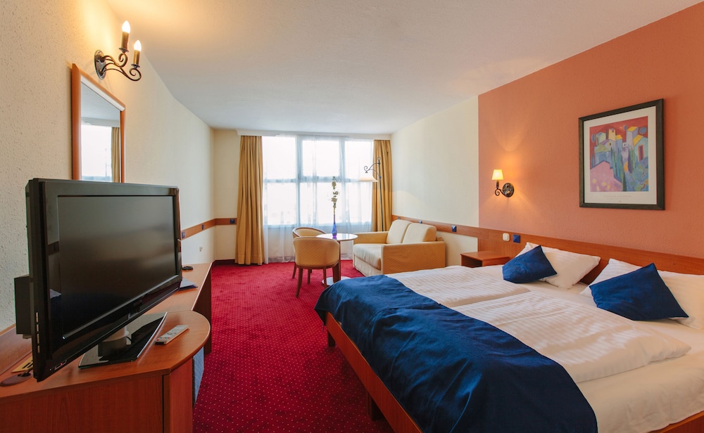 

Cagliari - Budapest - Hotel Mediterran
