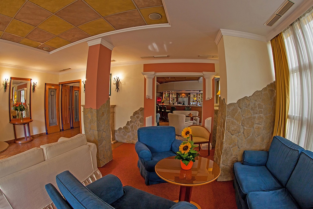 

Milano - Budapest - Hotel Mediterran