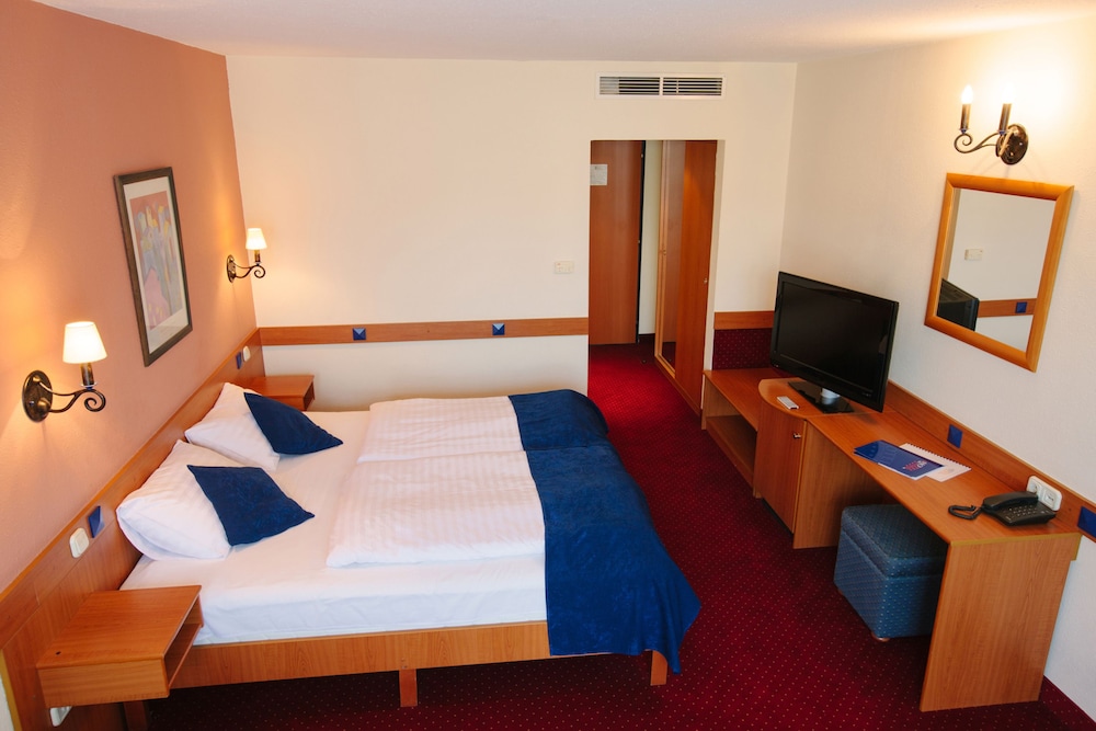 

Roma - Budaörs - Hotel Mediterran