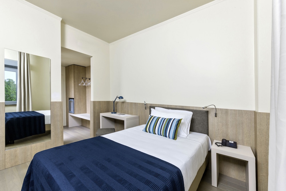 

Lamezia Terme - Rho (Fiera) - Living Hotel