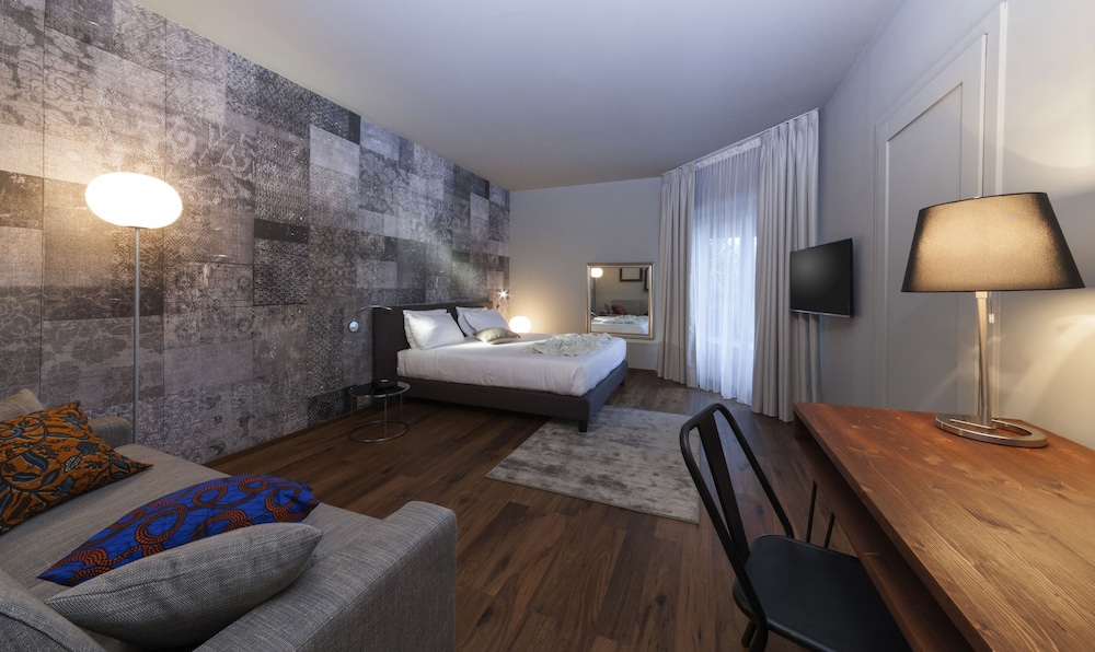 

Bari - Rho (Fiera) - Living Hotel