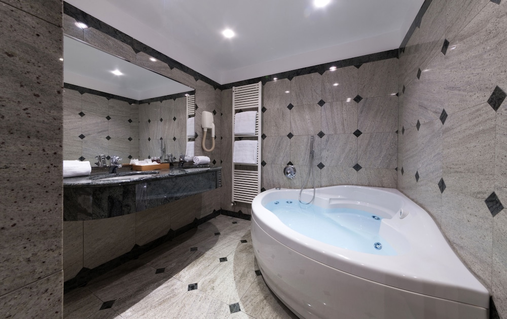 

Bari - Rho (Fiera) - Living Hotel