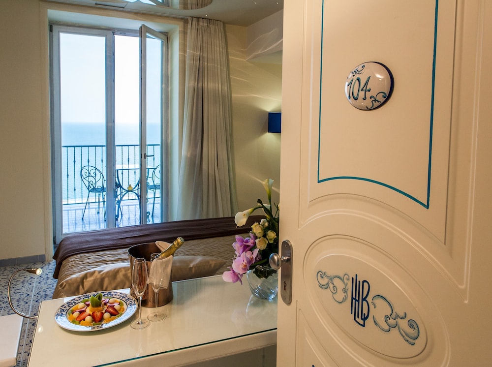 

Milano - Cetara - Lloyd's Baia Hotel