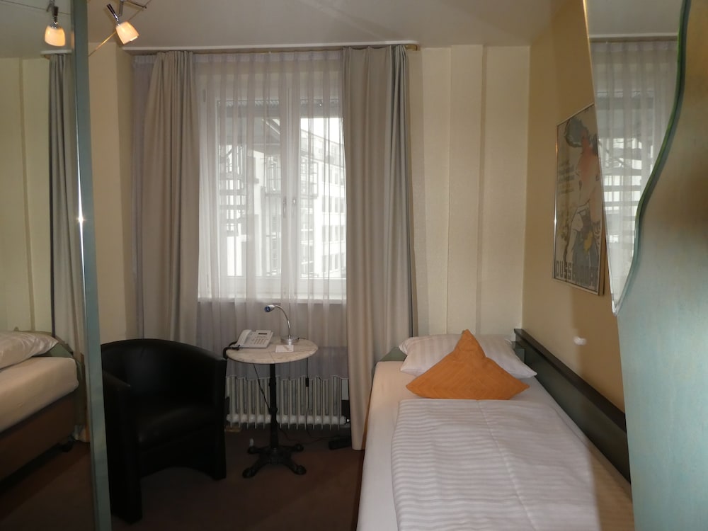 

Roma - Dusseldorf - Hotel Monopol City Centre