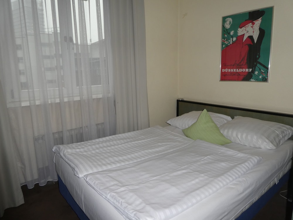 

Venezia - Dusseldorf - Hotel Monopol City Centre