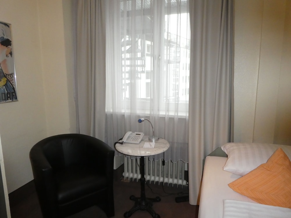 

Milano - Meerbusch - Hotel Monopol City Centre