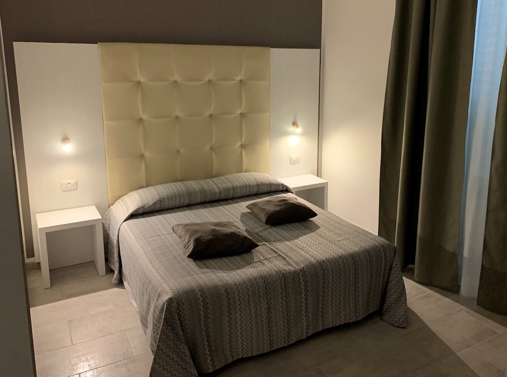 

Bari - Genova - Hotel Assarotti