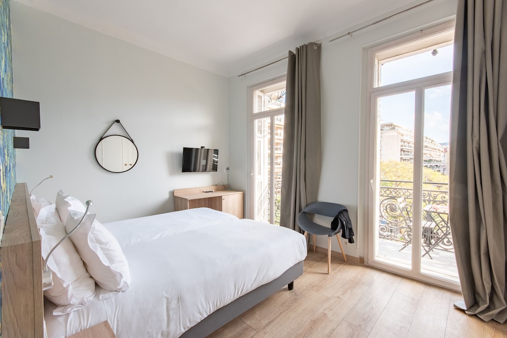 

Bologna - Villefranche-sur-Mer - Hotel Aria