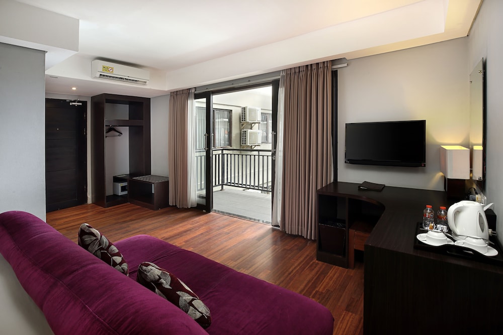 

Roma - Seminyak - Bali - Rofa Kuta Hotel
