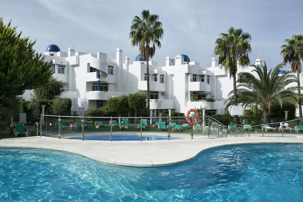

Lamezia Terme - Marbella, Costa del Sol - Ona Campanario