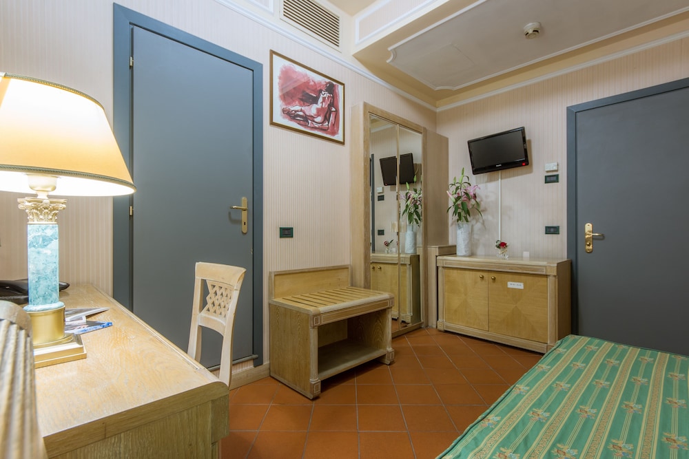 

Olbia - Firenze - Hotel Panama