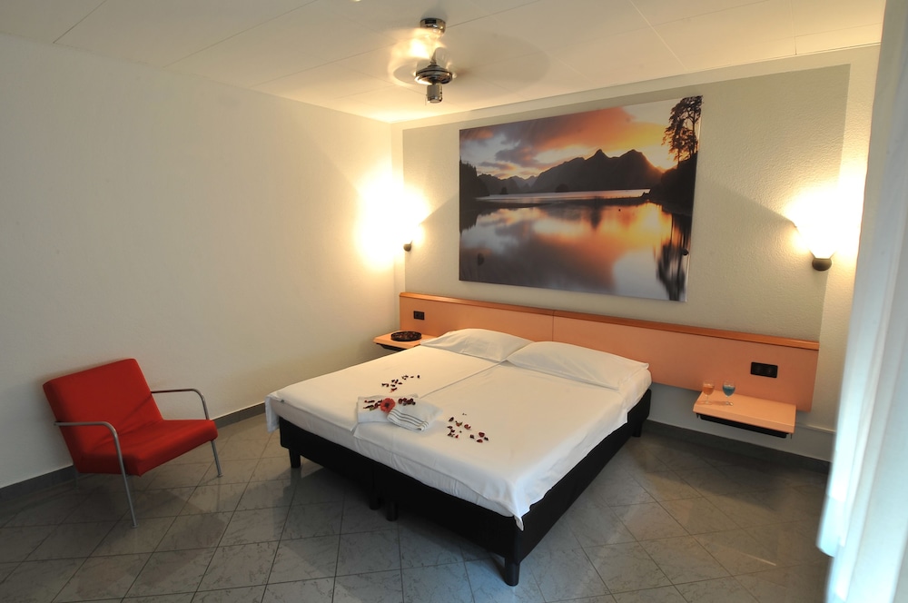 

Roma - Como - Bahnhof Haus