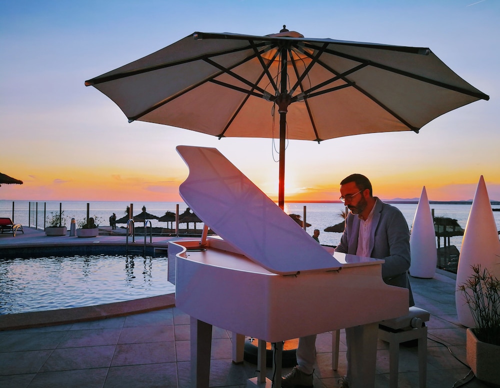 

Genova - Colonia Sant Jordi - Universal Hotel Cabo Blanco - Adults Only