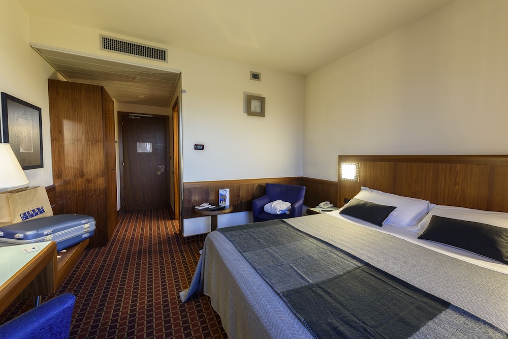

Napoli - Oleggio - First Hotel Malpensa