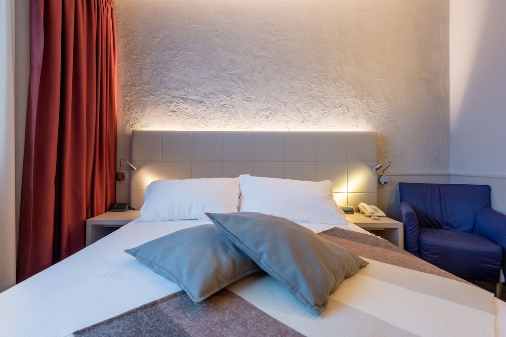 

Napoli - Oleggio - First Hotel Malpensa