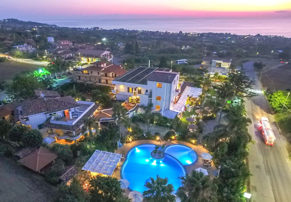 

Milano - Parghelia - La Bussola Hotel Calabria