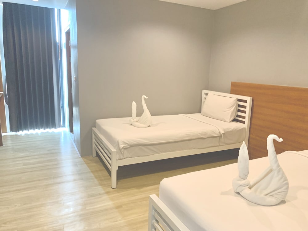 

Roma - Koh Samui - Behind The Scene Hotel Club @ Samui