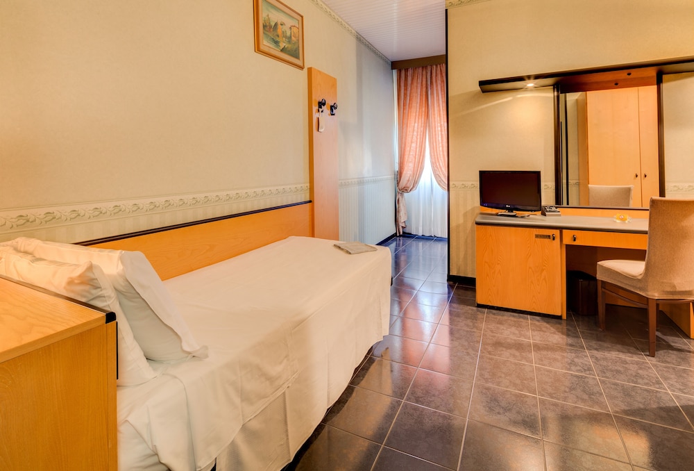 

Napoli - Bologna - Hotel San Donato - Bologna centro