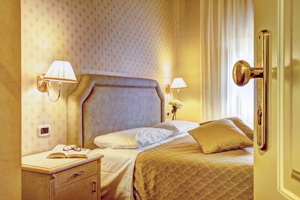 

Bari - Volterra - Hotel La Locanda