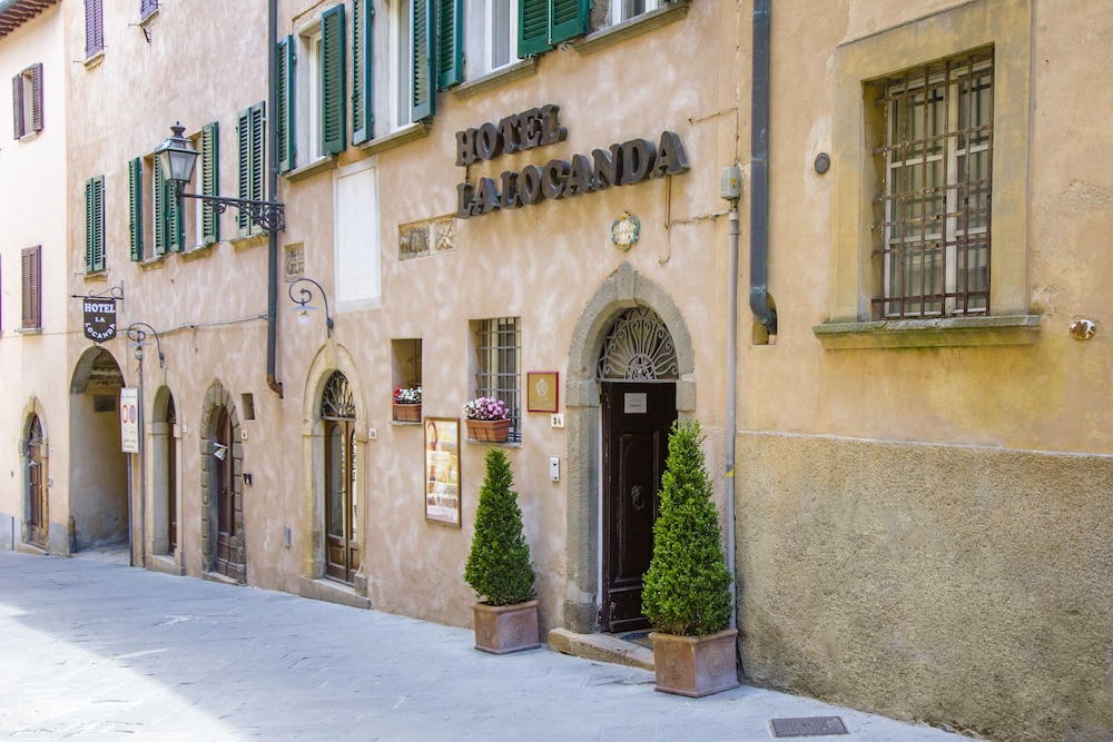 

Bari - Volterra - Hotel La Locanda