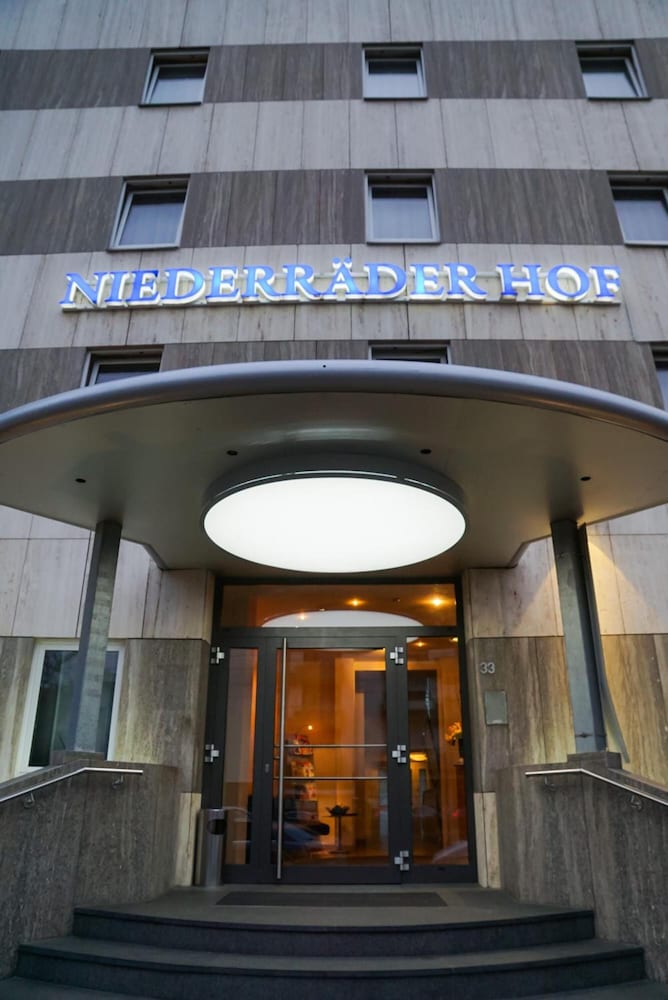 

Bari - Frankfurt-Main Airport - Hotel Niederräder Hof