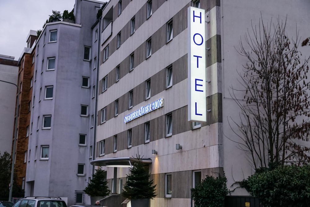 

Milano - Frankfurt-Main Airport - Hotel Niederräder Hof