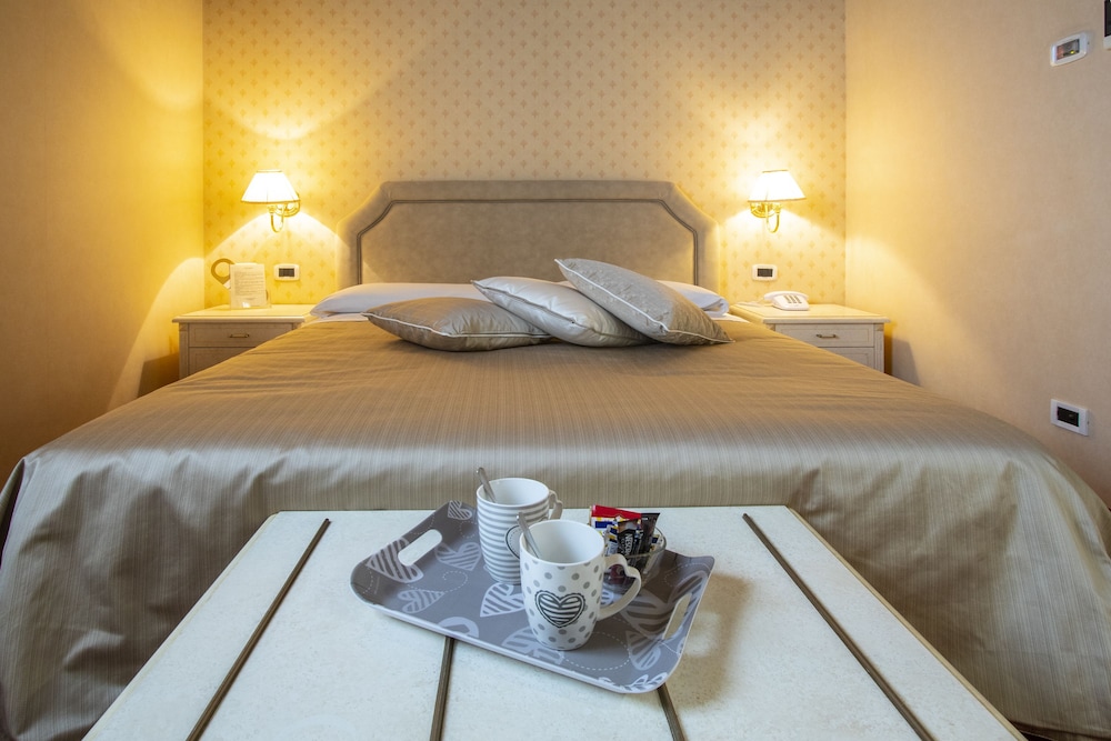 

Bari - Volterra - Hotel La Locanda