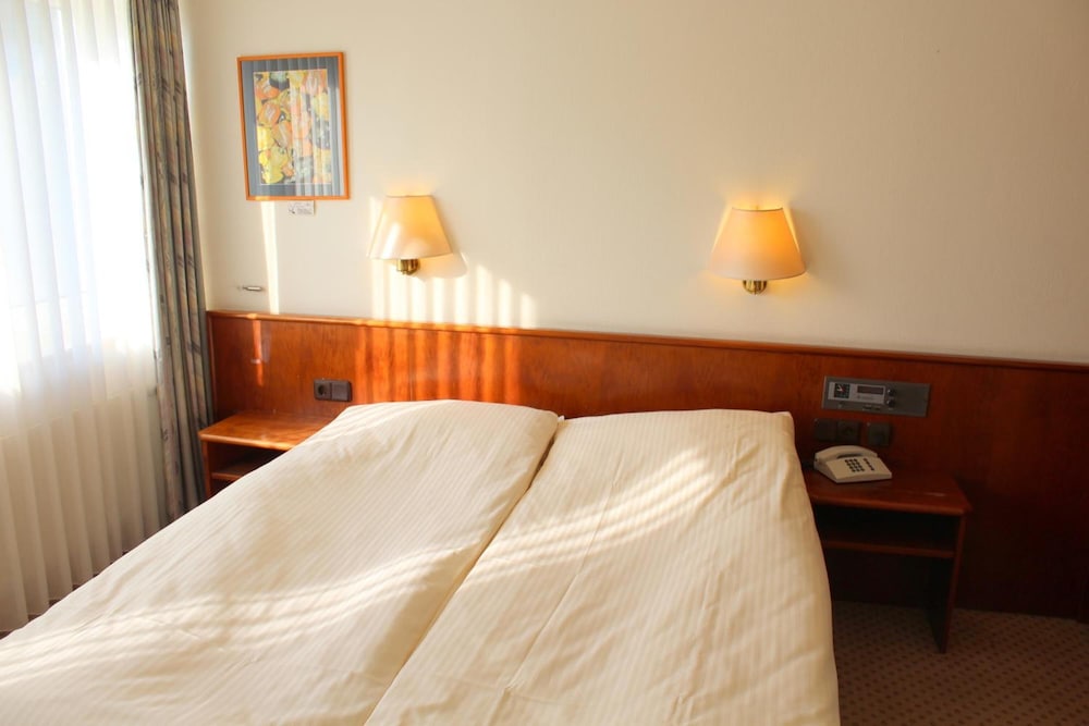 

Bologna - Dusseldorf - Hotel Elbroich