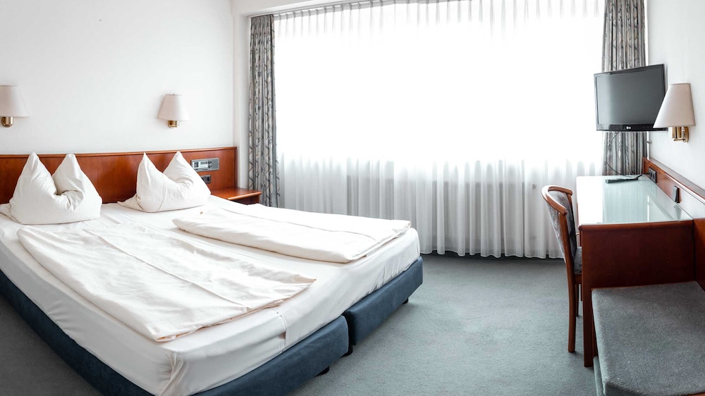 

Bari - Dusseldorf - Hotel Elbroich