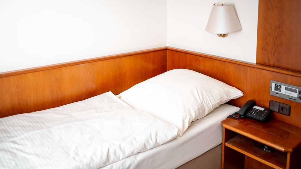 

Napoli - Dusseldorf - Hotel Elbroich