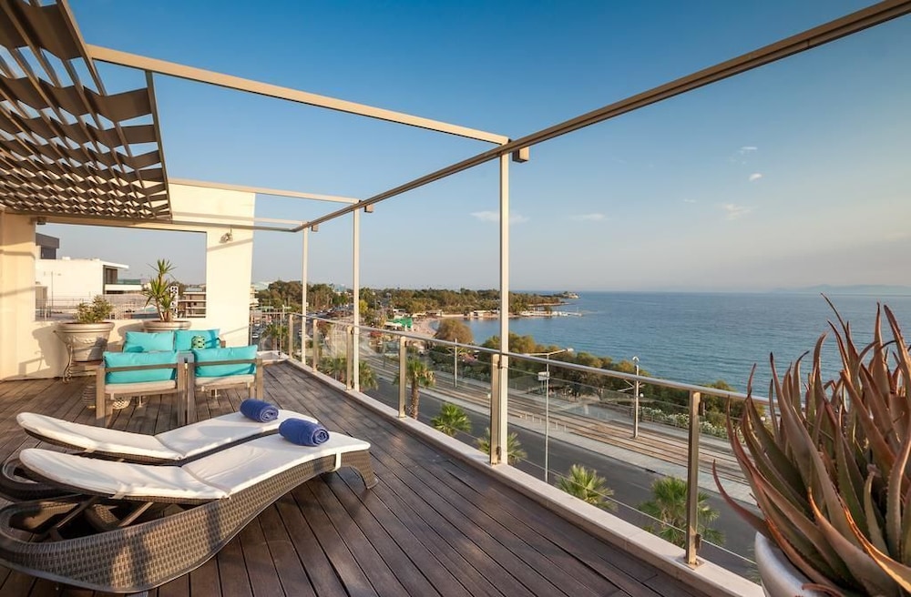 

Milano - Glyfada (Attica) - Tropical Hotel