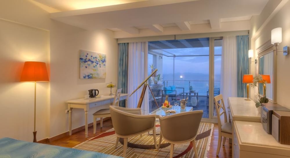 

Napoli - Vouliagmeni - Tropical Hotel