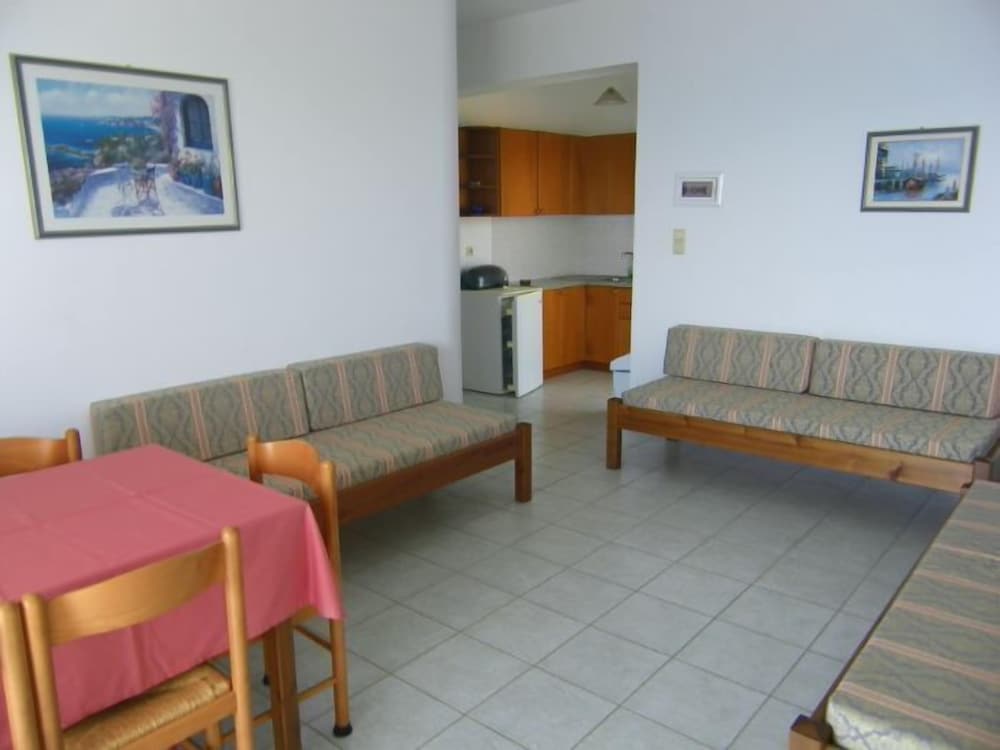 

Roma - Makry Gialos - Cypriana Apartments