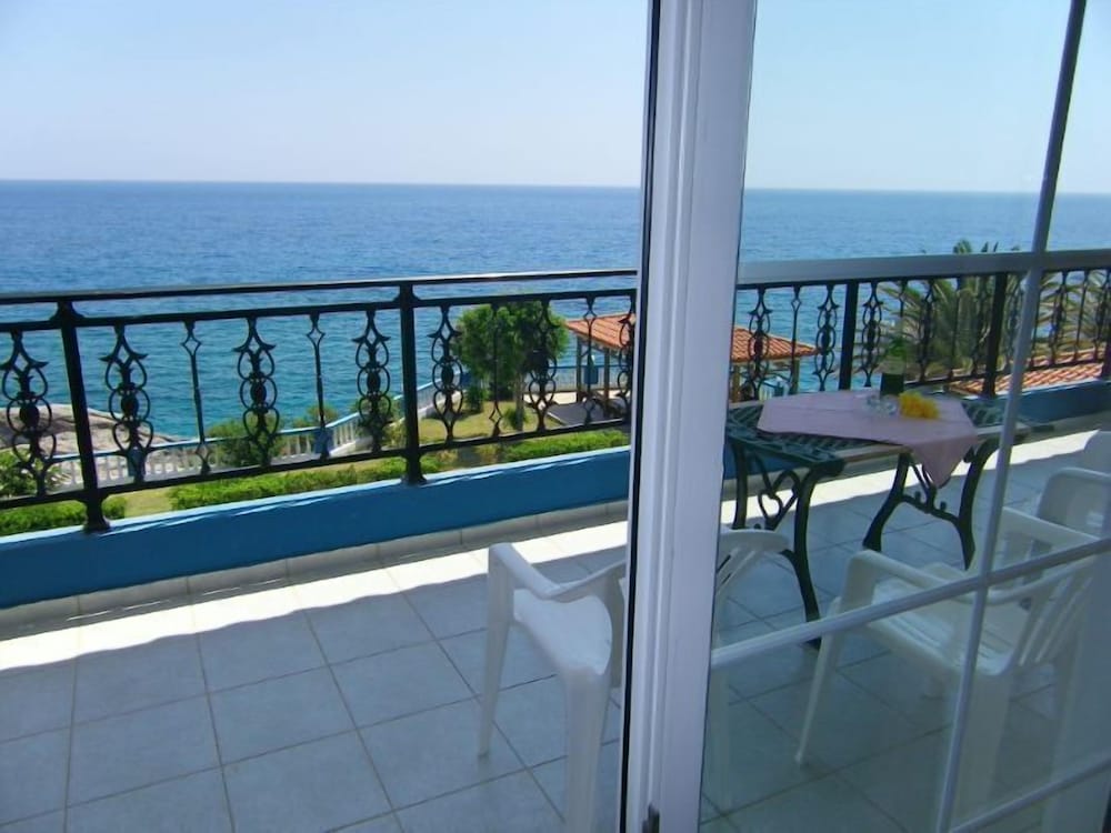 

Milano - Makry Gialos - Cypriana Apartments
