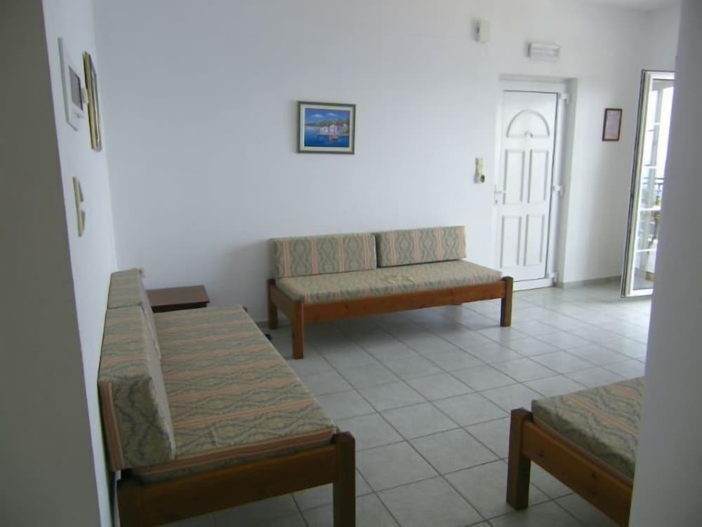 

Milano - Makry Gialos - Cypriana Apartments