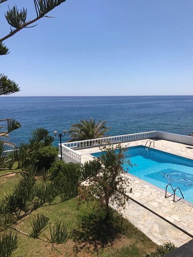

Roma - Makry Gialos - Cypriana Apartments